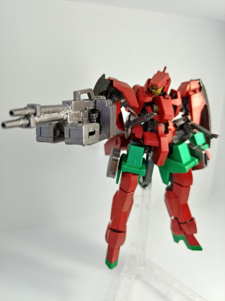 2個目は「ダブルバレルライフル」です。グレイズ標準のライフルを上下二連に改造したものです。若干発射レートを遅くして経戦能力を維持している……という設定です。