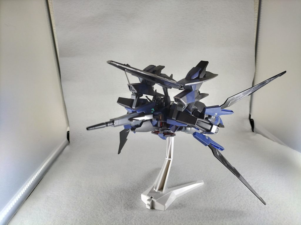 ストライダーフォーム原型機から引き継いだ可変形態。増設されたスラスターなどによって本家本元のノーマル顔負けの速力を誇る。本家はダークハウンドでスーパーブーストとやらを積んだ。最終的に本家には敵わないのである。
