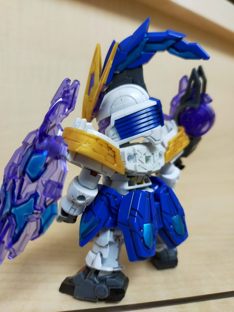 　素組からシャーペンとリアルタッチマーカーで墨入れ。ガンダムマーカーで気の向くまま塗装、完成。