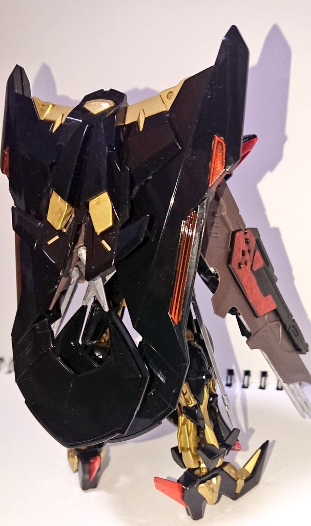 ガンダムアストレイゴールドフレーム天ミナ–3枚目/制作者：佐藤シュガ太郎