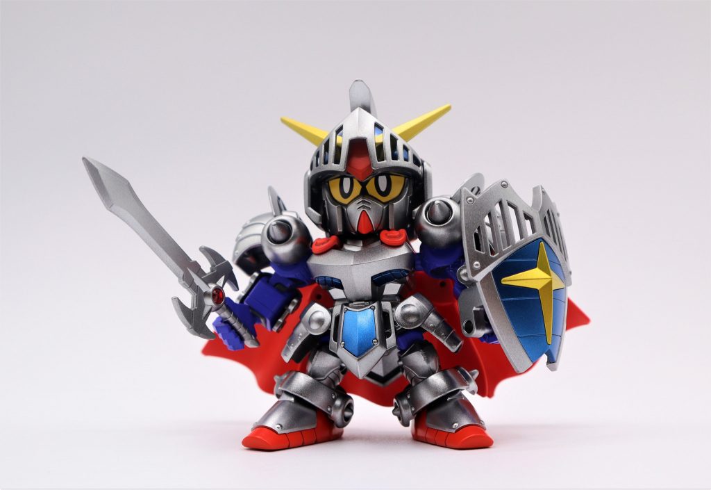 ナイトソードを盾にしまう際に干渉するので後で削らなければ💦あと足の干渉も結構あるので、内側は塗装前に削る必要もありです😅