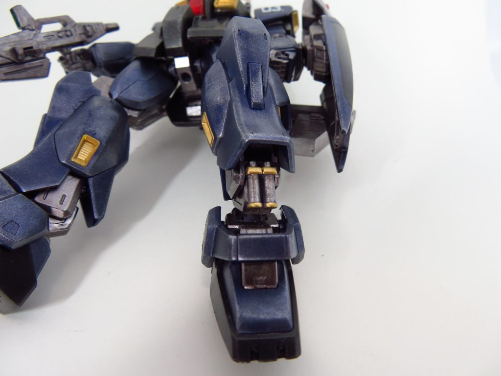 シリンダーにゴールドでワンポイント塗装しています。