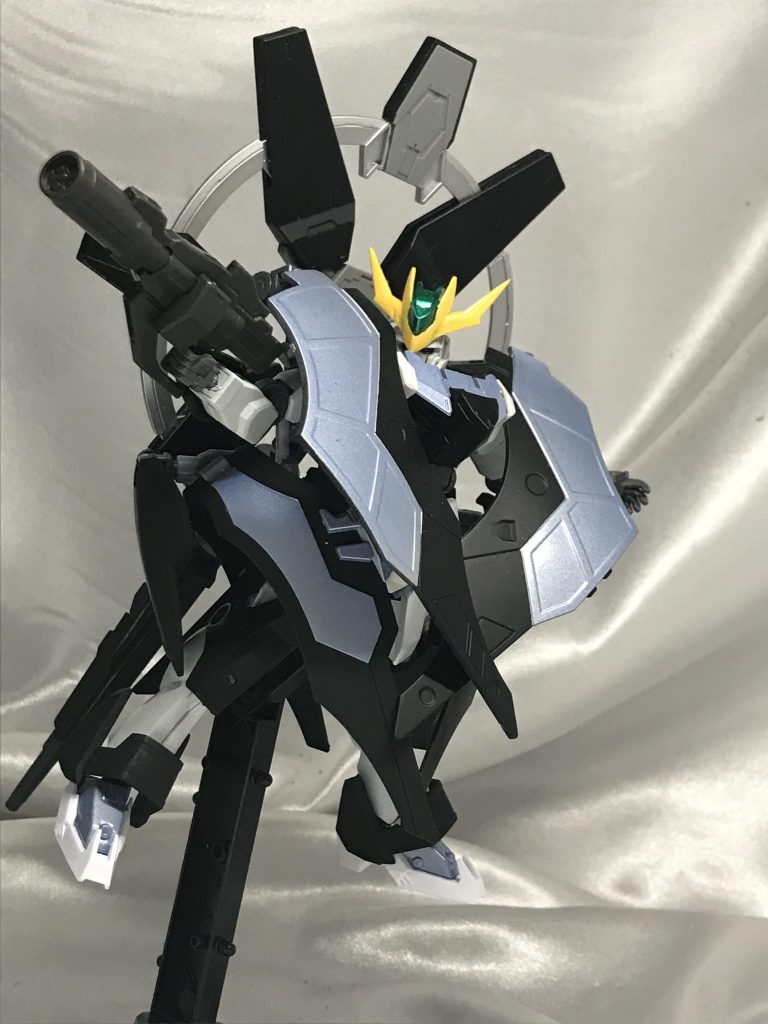 武器はハンドガトリング。牽制用に最低限の武装です。