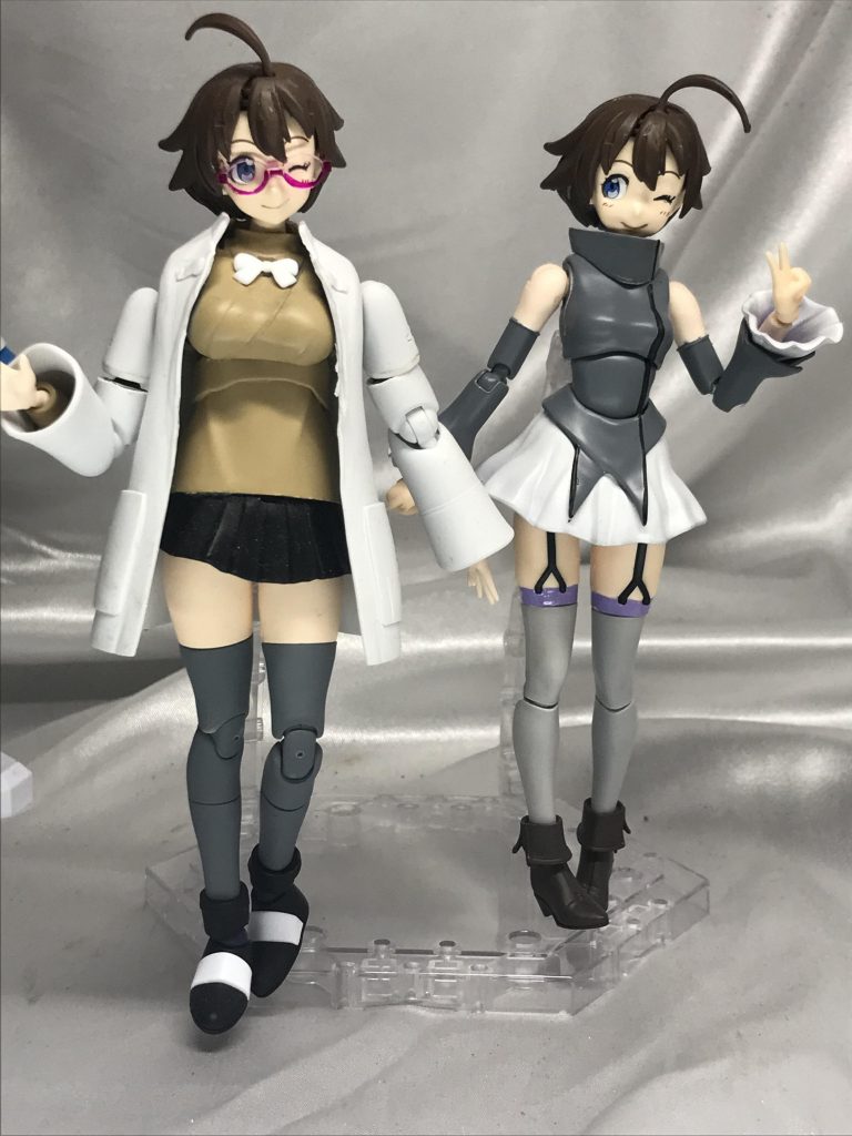 アイドル衣装っぽいものはラクスから。彩度を落として白黒も考えたのですが、ロービジ風にしました。