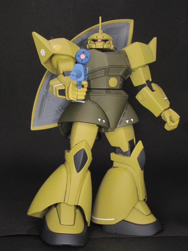 ライフルのスコープは付属のモノアイシールです。