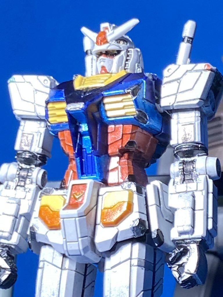 稼働範囲は少ないものの、小さいサイズにも関わらず、しっかり造形されていて驚きました。