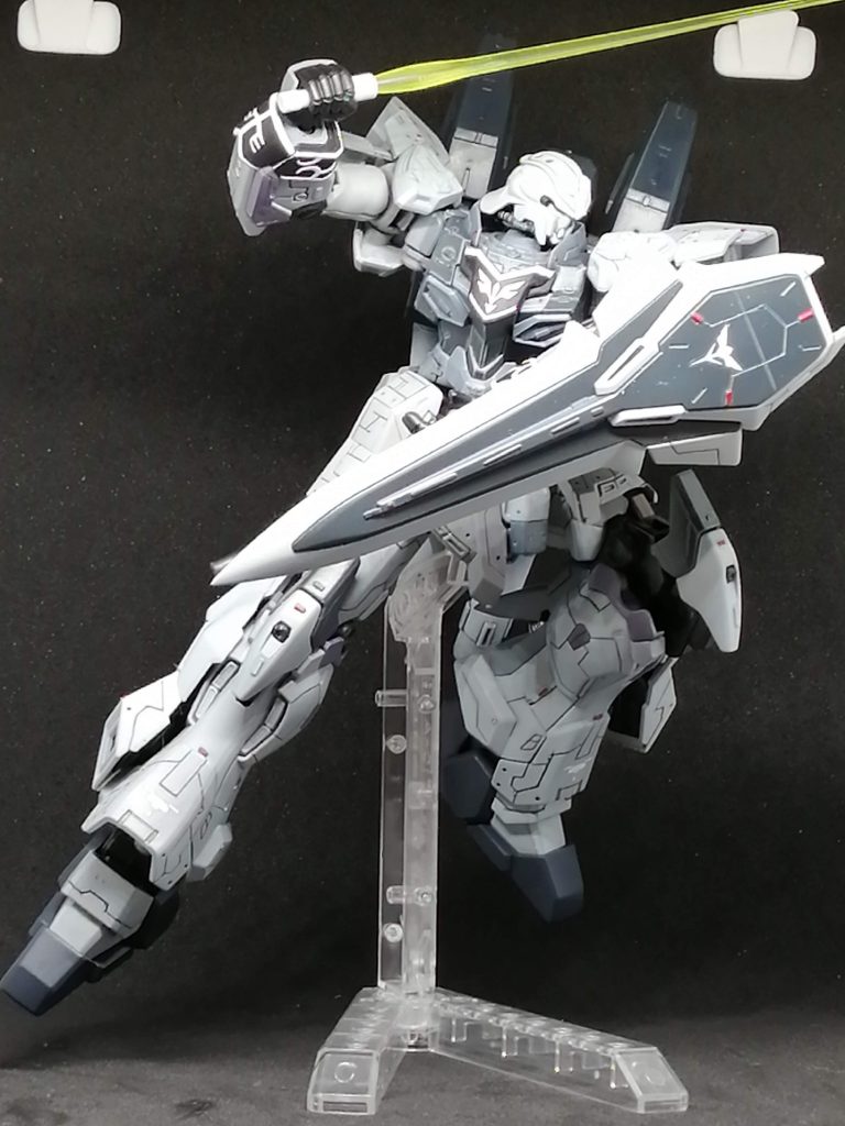 シールドなど、各所にレッドポイントを入れました！