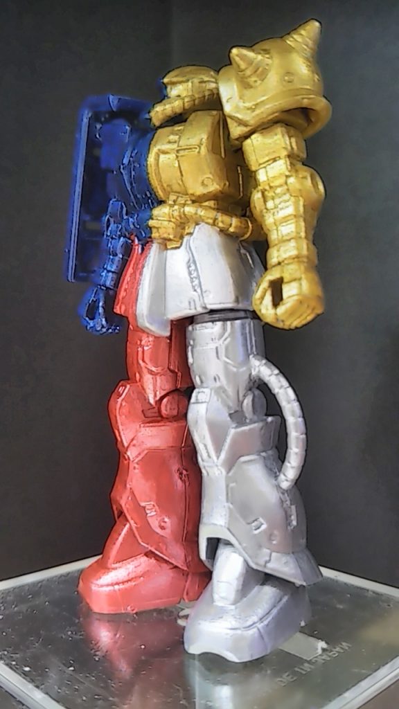 ブルーが「ファースト」と「ユニコーン」😎　ゴールドが「ダブルオー」と「オルフェンズ」😎　レッドが「ゼータ」と「ウィング」😎　シルバーが「ジーレコ」と「オリジン」😎…シビれます😁😁😁