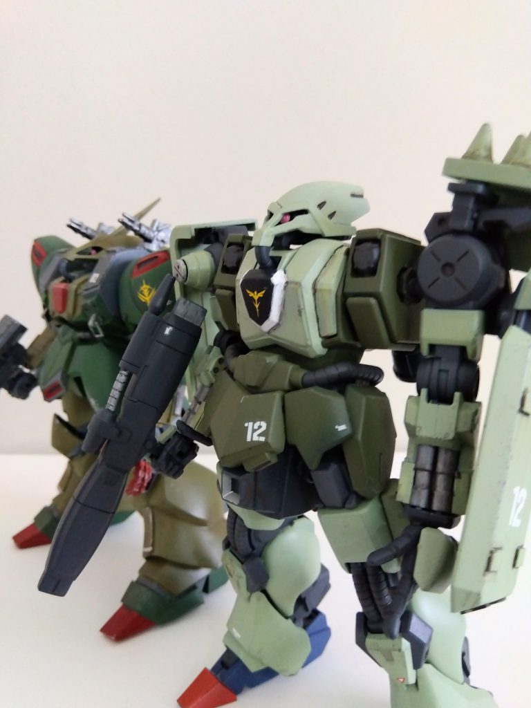 以前作ったガルスJと一緒に。これをニコイチできるモデラーさん、やっぱ凄い……