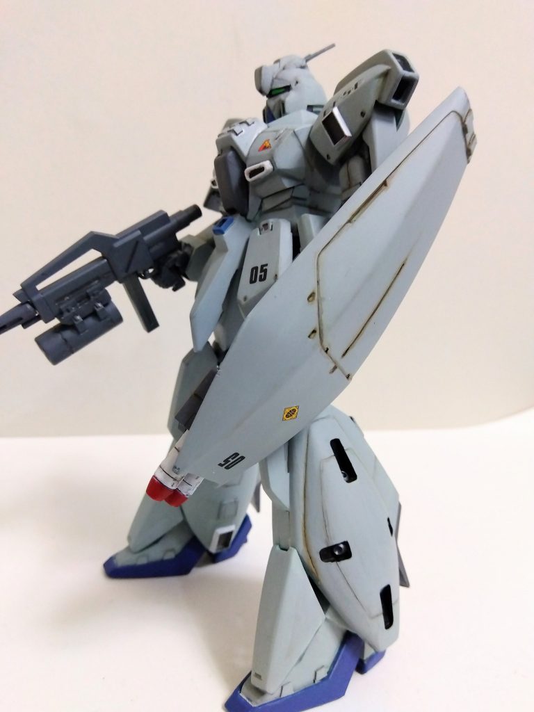 肘・膝関節部はボールデンアームアームズのものを移植。股関節は30MMから。