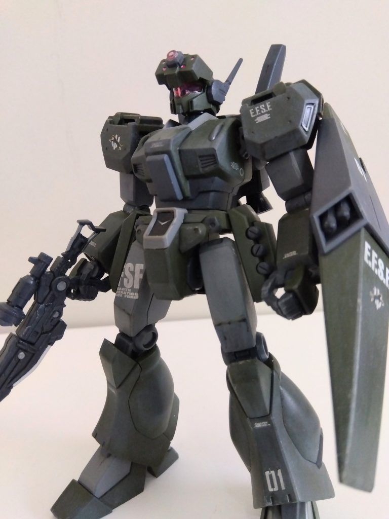 デカールはモデルグラフィックスのジムスナイパーカスタムを参考に。