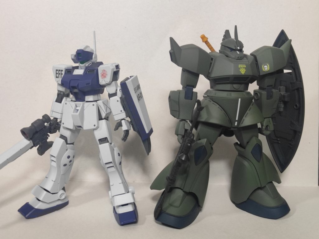 以前制作した陸戦型ゲルググ(ヴィッシュ・ドナヒュー専用機)との揃い踏みこれが見たかった！！