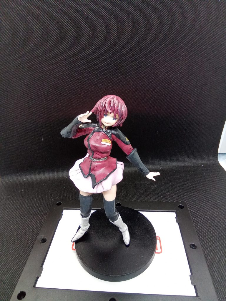 figureーrise Standardでラクスの次に出るだろうな~と思って待っていましたが・・いまだ発表無しならば造ってしまおう!! という感じで造ってみました。当初 ガナーザクウォーリアかインパルスを造ったときの飾りとして使おうと思っていましたが・・両キット共に入手できず・・ そんな理由で単体でアップしてみました。