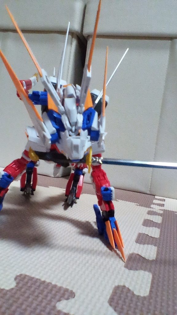 アストレイブルーレッドフレイム–2枚目/制作者：ランディの息子