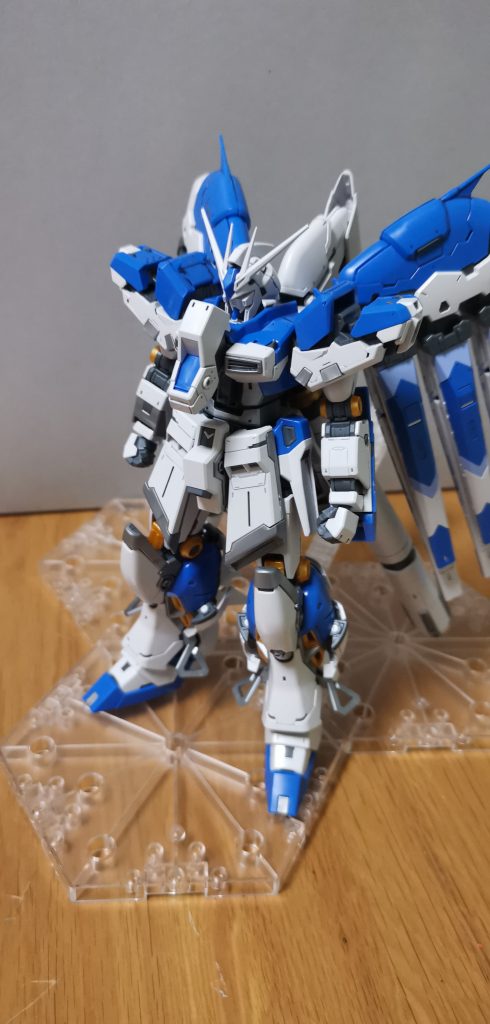 RG Hi-νガンダム–3枚目/制作者：紫雨