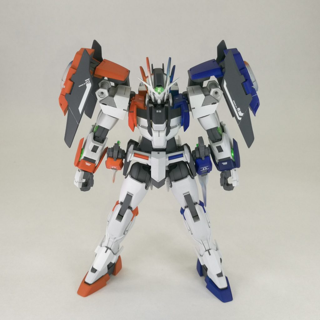 塗装は、基本的にホワイトシルバーを下地にしていますオレンジは白下地にガイアのサンシャインイエローと赤を調色青は原色シアン等を使って調色白はガイアのEXフラットホワイト