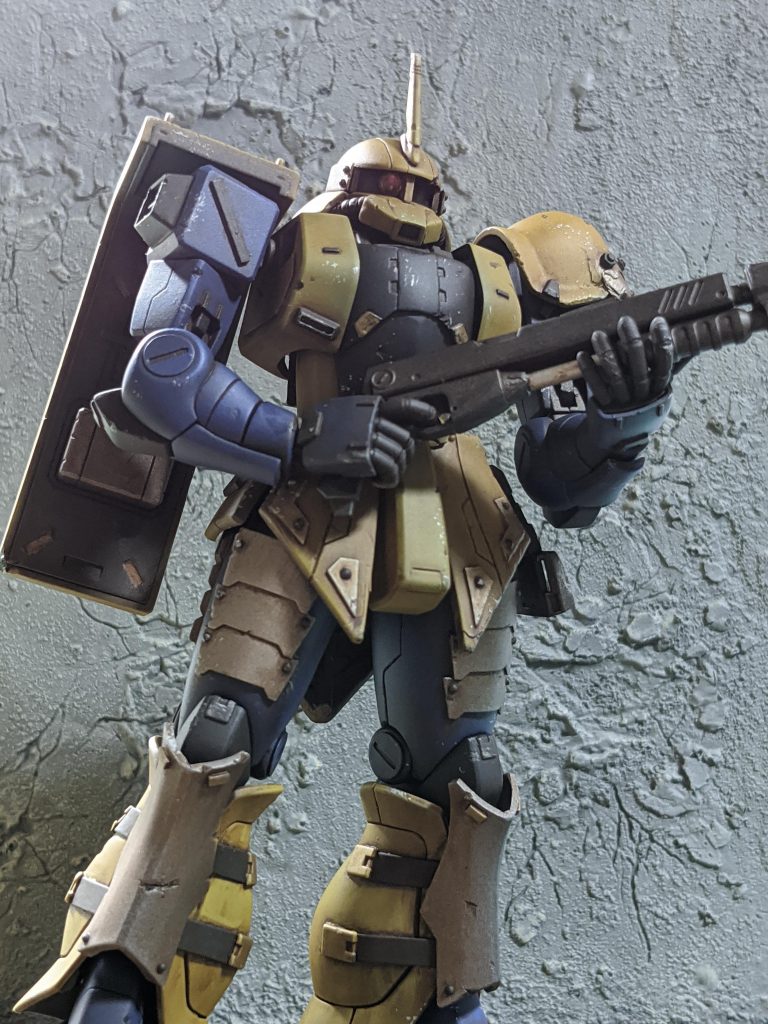 シールドをあえて肩の後ろに装備させています🙂得に理由はなくただの好みです（笑）