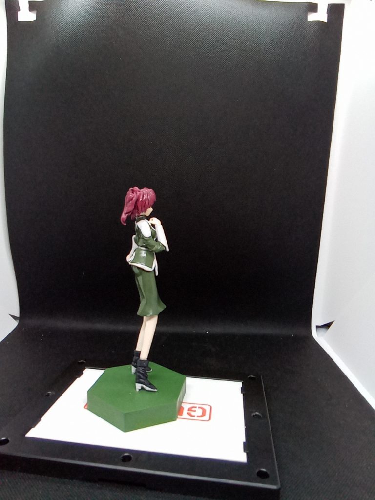 ルナマリアが元気一杯 というイメージだったのでメイリンは少し悲しげな感じにしようとしてみました。結果 何かオドオドしたような感じで キャラのイメージとはあわない仕上がりに・・