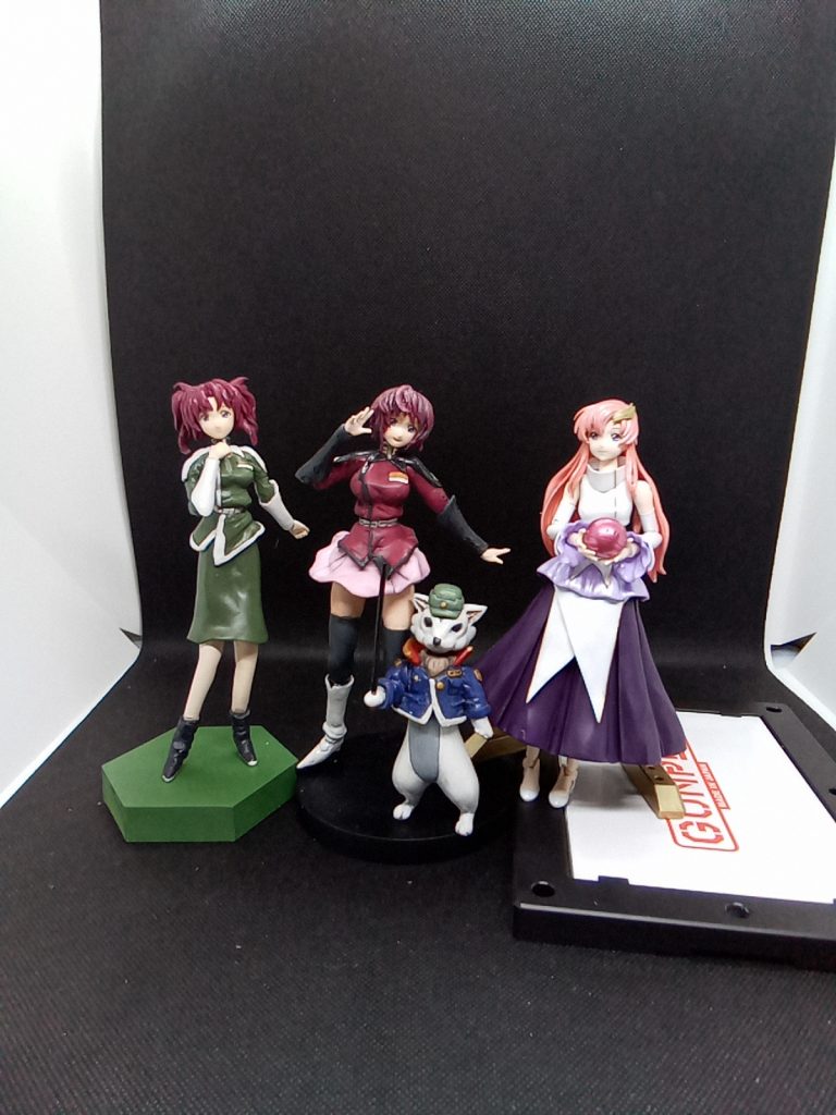 全員で記念撮影もう一個作ったフィギュアのメイはこれより大型なのでそのうちこのサイズで作り直すかも・・