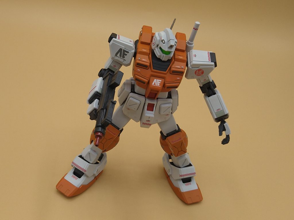 汎用のラインデカールがなかなかちょうどいい長さのがなくて中途半端な気が…