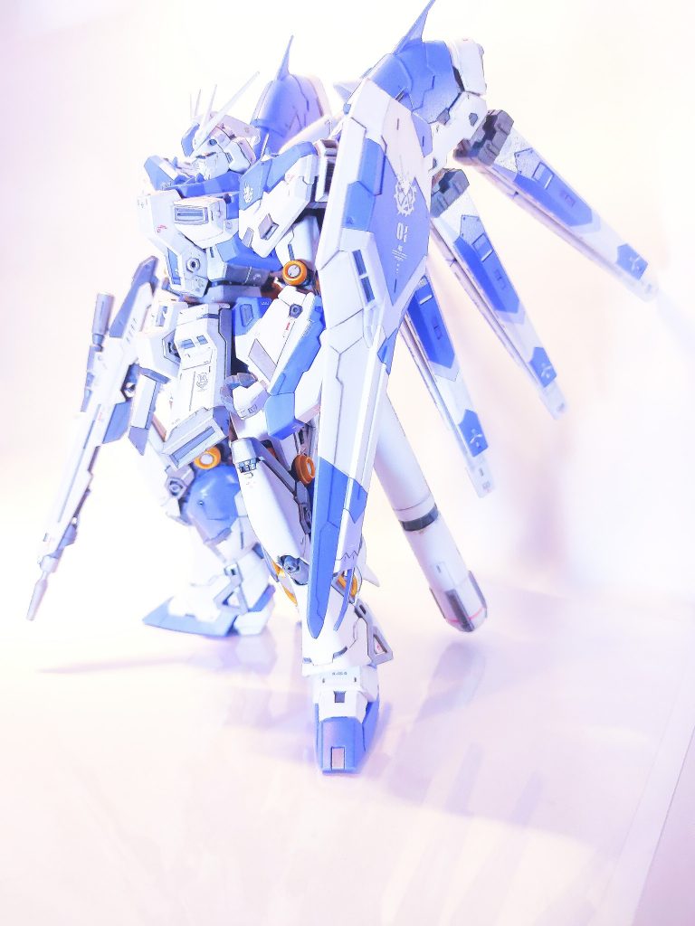 たまたま覗いたお店で偶然手に入ったHi-νガンダムいつものように簡単フィニッシュで仕上げました