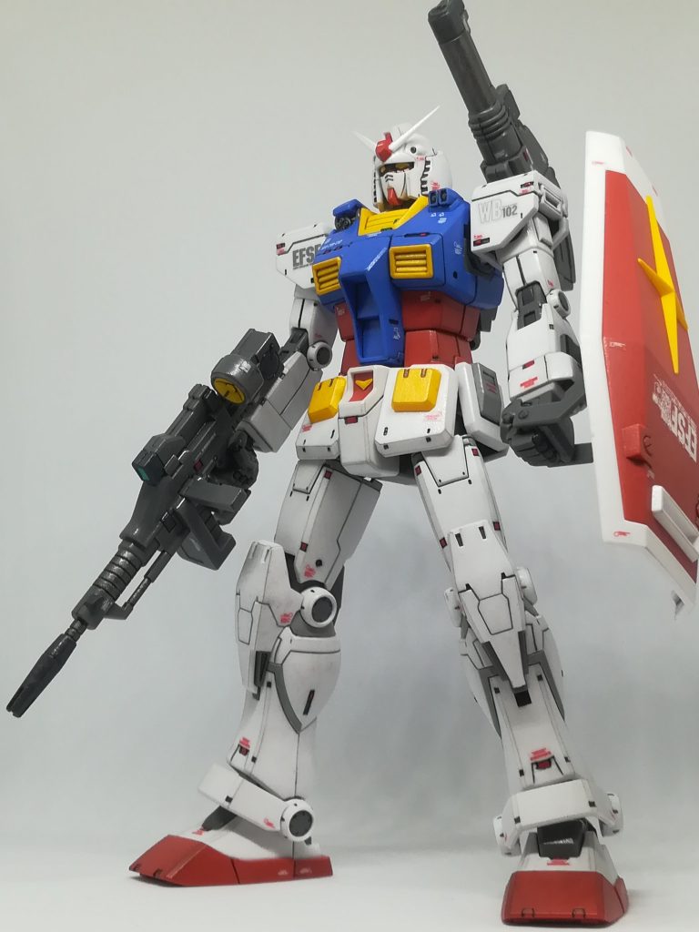 筆塗りに挑戦、グレー2色や焼鉄色で少しだけ部分塗装しました。難しい