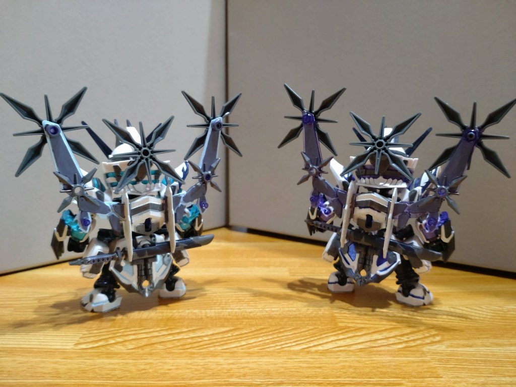 背面・比較死ぬほどキツかったバックパックがふたつ……