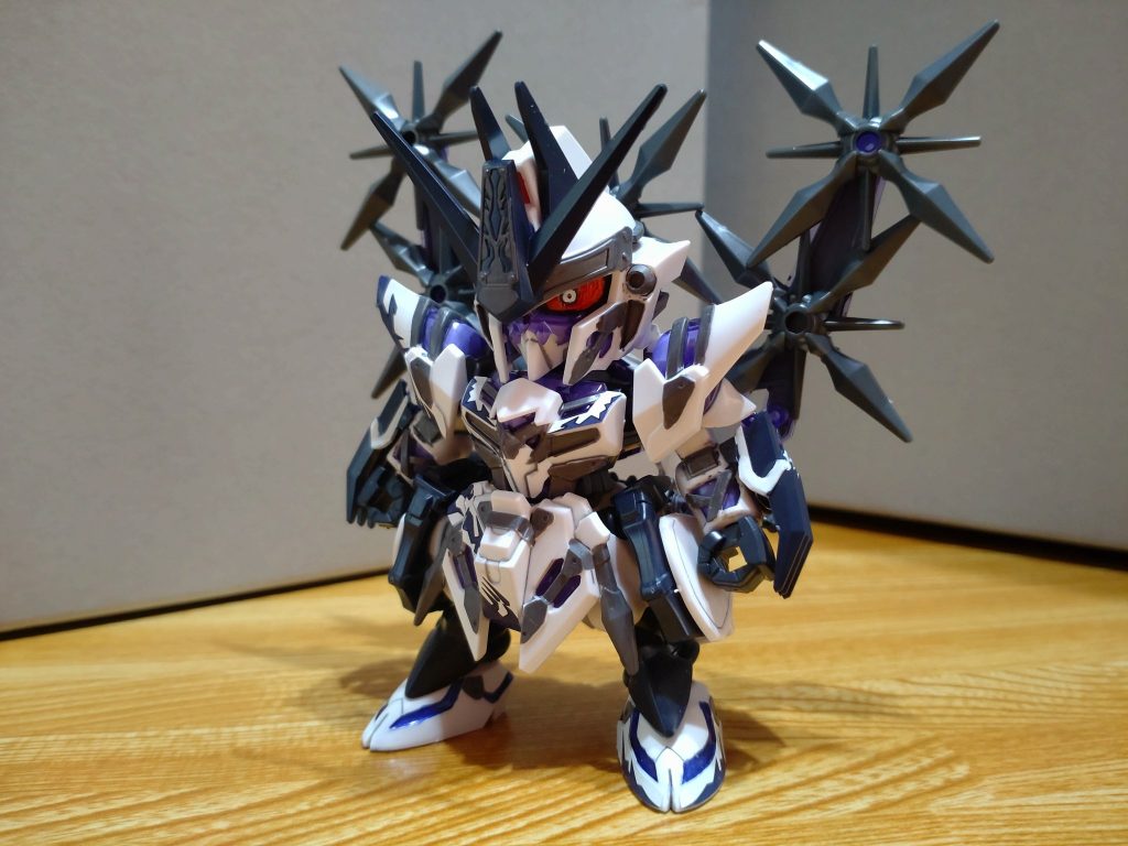 ・才蔵ガンダムデルタカイ(ダークマスクver.)今回目をより凶悪っぽい感じに描いたっスクリアパーツの明度を上げるために裏側をホワイトで塗装