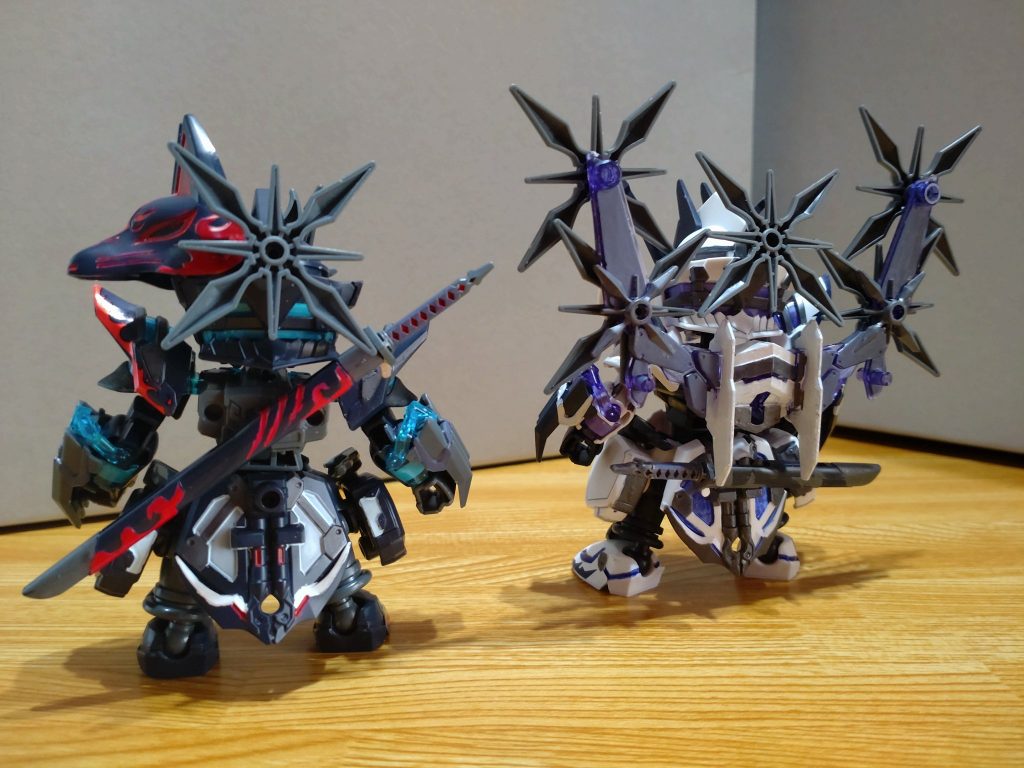 比較・背面刀は佐助が太刀、才蔵が通常の刀なイメージな長さっスね