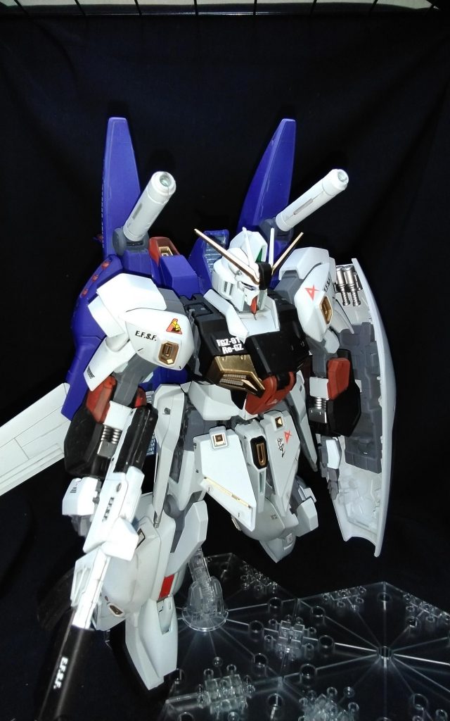 ABS 間接にミッチャクロン塗ったけどシンナーに犯され破損まともに直立できね　まだまだ塗る厚みの感覚がつかめない　次は0.5口径でやってみよう