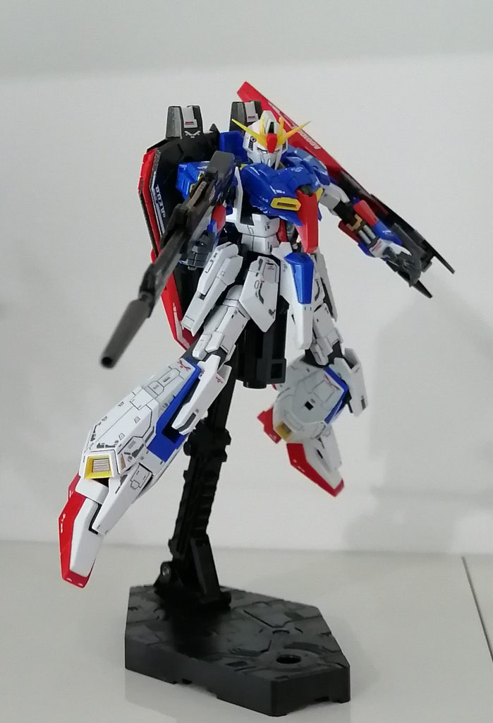 ポージングはパッケージを参考に