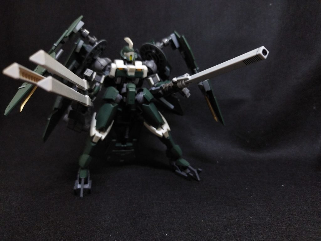 バーストレールガン/長距離レールガン改レギンレイズスヴェル/ヤールングの主武装エイハブリアクターを直接装備した高威力のレールガンフル装備時は変形できない