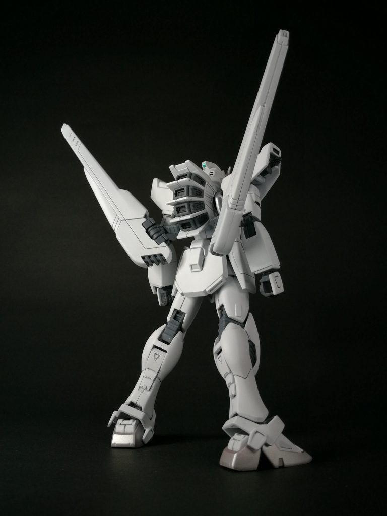 ヴェスバーはなんとなく逆さにしてます。ガンダムヘリオスとかの影響で、こういうのかっこいいと思うんですよね。無加工でできますよ。