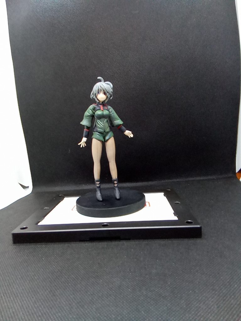 ガンダムフォワードの記事にあったイラストから なんとなく作成 似てません・・服の色も違いますが・・なんとか完成  造形はまだまだ納得のいくレベルになれませんが・・今回 塗装は上手くいったかな~と満足♪タイツはそれっぽくなったと思います。ウェザリングは偉大なり