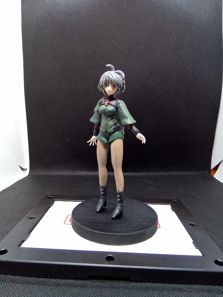 今回はウェザリングマスターが大活躍青・緑・肌色・オレンジ・ピンク・オイルを使用しています。