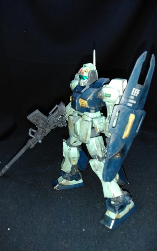 いくつかデカール貼って最後はウェザリングでごまかしたけど整形色利用だとこれが一番手軽かな