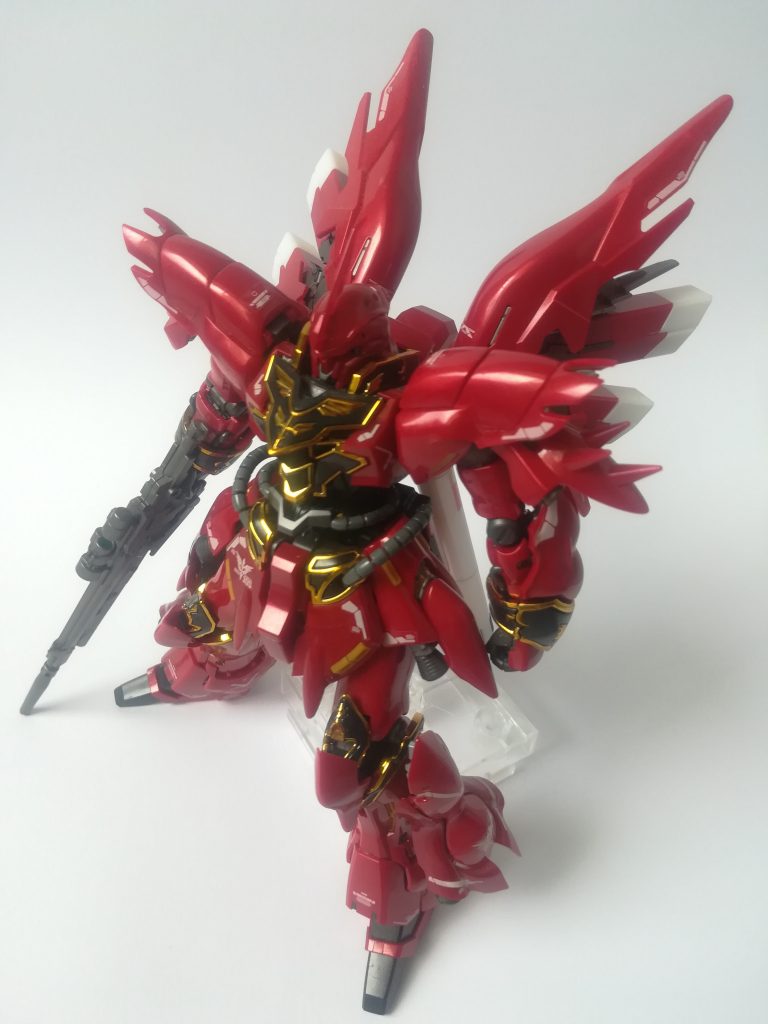 翼のようなフレキシブルスラスター。他にもスラスターたくさん