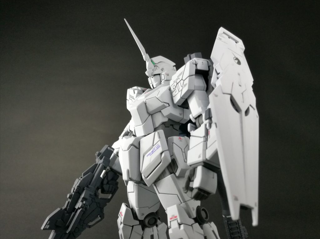 本体もそうですが、一度塗ったやつの塗装を落として塗り直してるので、ディテールの隙間にかすがつまったままで汚かったりするところや、傷が残ってたりする...が、許容範囲かな。新たに塗った部分は微妙に色味が違ってるのがご愛敬。