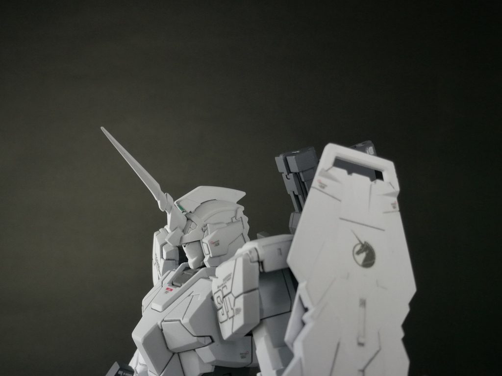 でも、よーくみないとホントにわからんね、粗。今回は、いつも意識してる芸術品としてのユニコーンではなく、かっこいい兵器としてのユニコーンが手に入ったので満足です。以上、ありがとうございました。