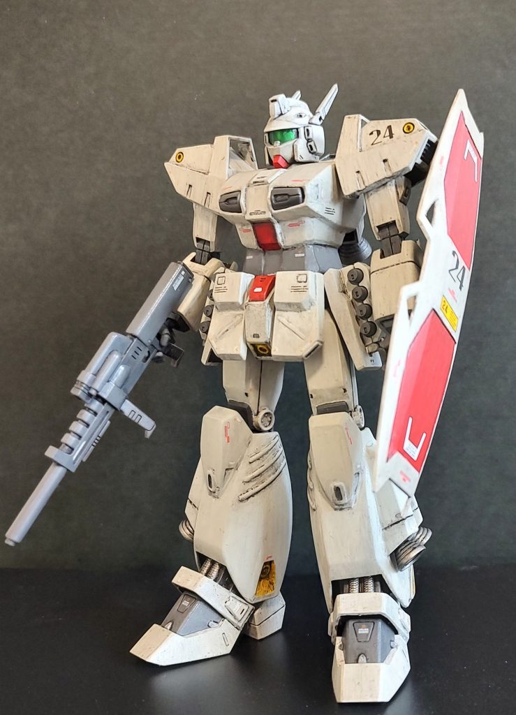 塗装は筆塗り全塗装、オフホワイト＋モスグリーンで調色しましたが白がちょっと強すぎたかなと思います。