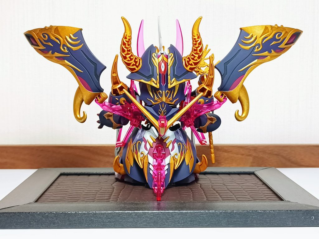 頭の後ろにもおめめが!ちょっとかわいいです。あと肉抜きすごいですね。