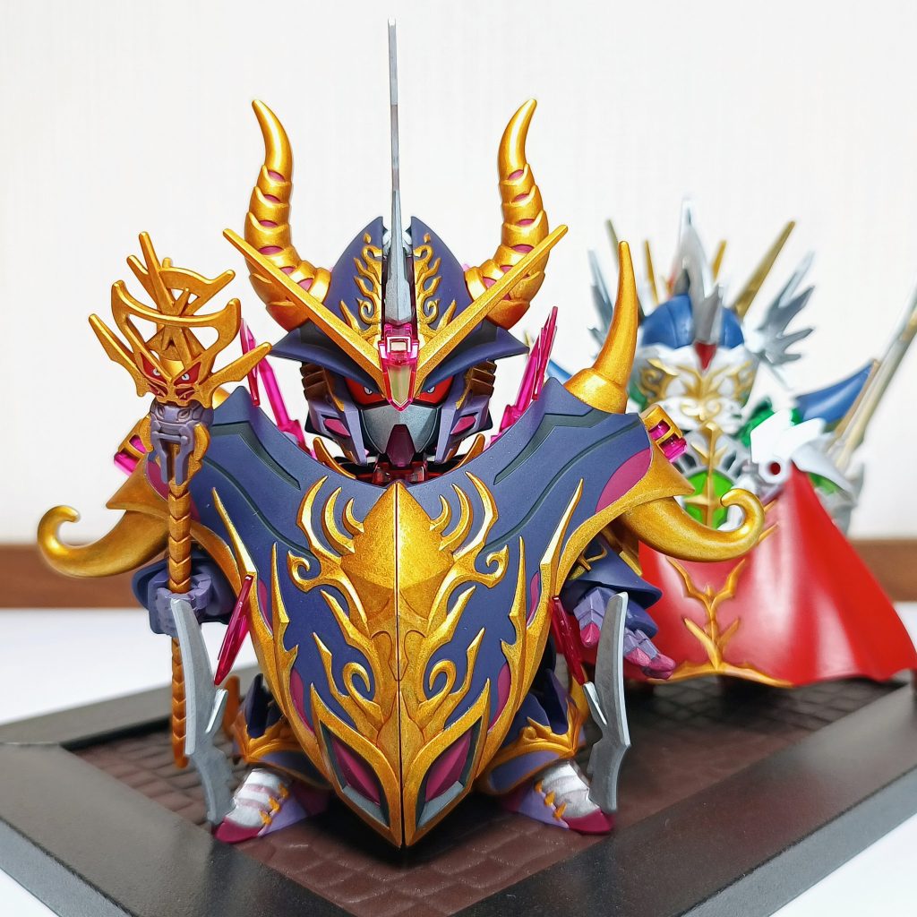 マントを閉じてナイトストライクさんと。