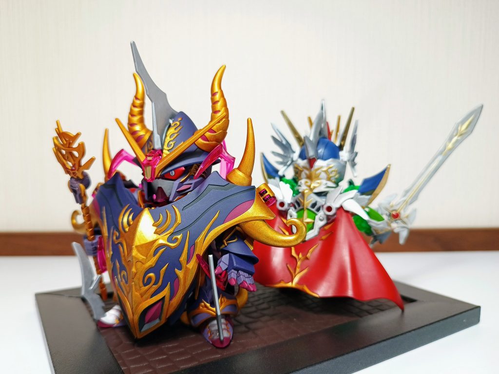 ナイトストライクさんは試しに汚しを入れたらかなり汚くなっちゃったのでそのうちリベンジしたいですね。