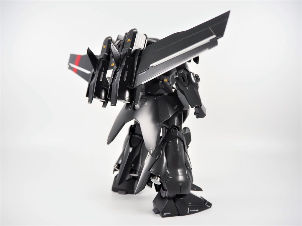 リアバックパックとハンドパーツは3Dプリンターで1から設計し製作デザイン的にはステルス戦闘機をイメージしていましたが、まわりまわってこの形に落ち着きましたちなみにポリキャップを仕込んでいるので可動式