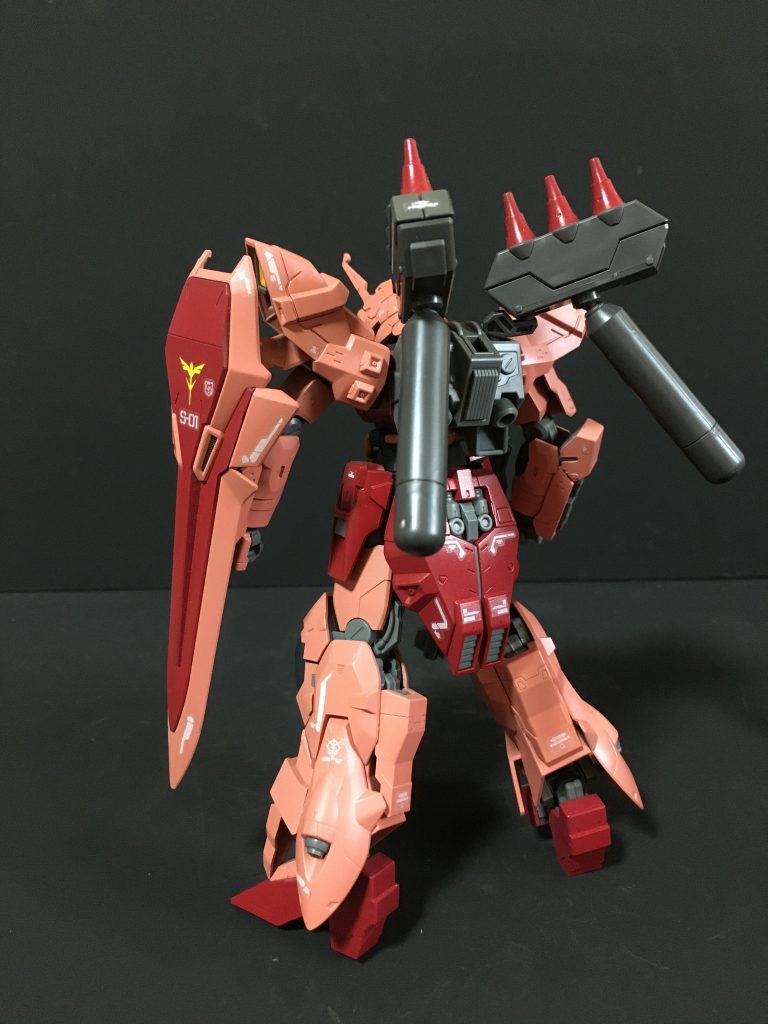 後方ショットムーンガンダムはカッコ良い機体が多く登場しますね。他機体もキット化して欲しいです。