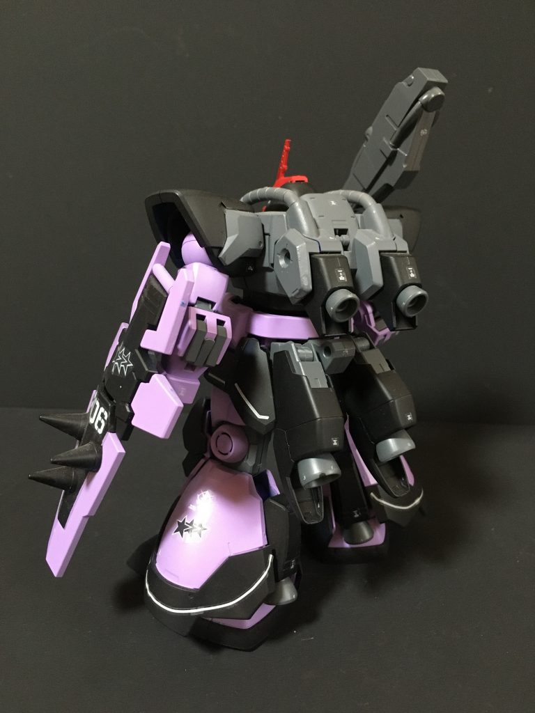 後方ショット以前はビルダーズ系のキットは手に入りやすかったのですが、最近は入手難しいようですね。早めにガンプラにハマってよかったです。