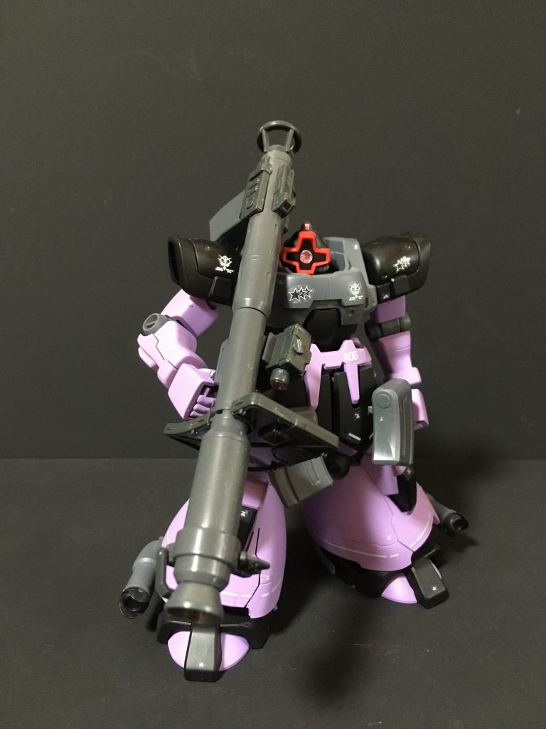 正面右側バズーカーはシステムウェポンシステムのバズーカーを使用しています。