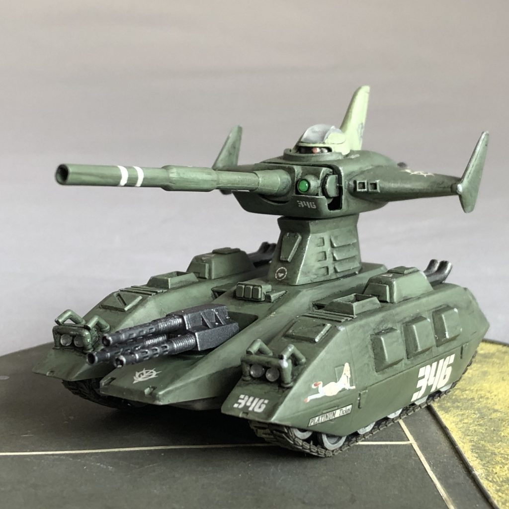 そもそも、幹線道路以外走れないようなモンスターサイズだったり、砲頭部がすっ飛んでいったり、一回飛ぶと戻れなかったり、飛んじゃうと砲火命中精度が著しく落ちたり、5分も飛べなかったりとなかなかのトンデモ兵器ですが、改めて作って見るとカッコいいですね!