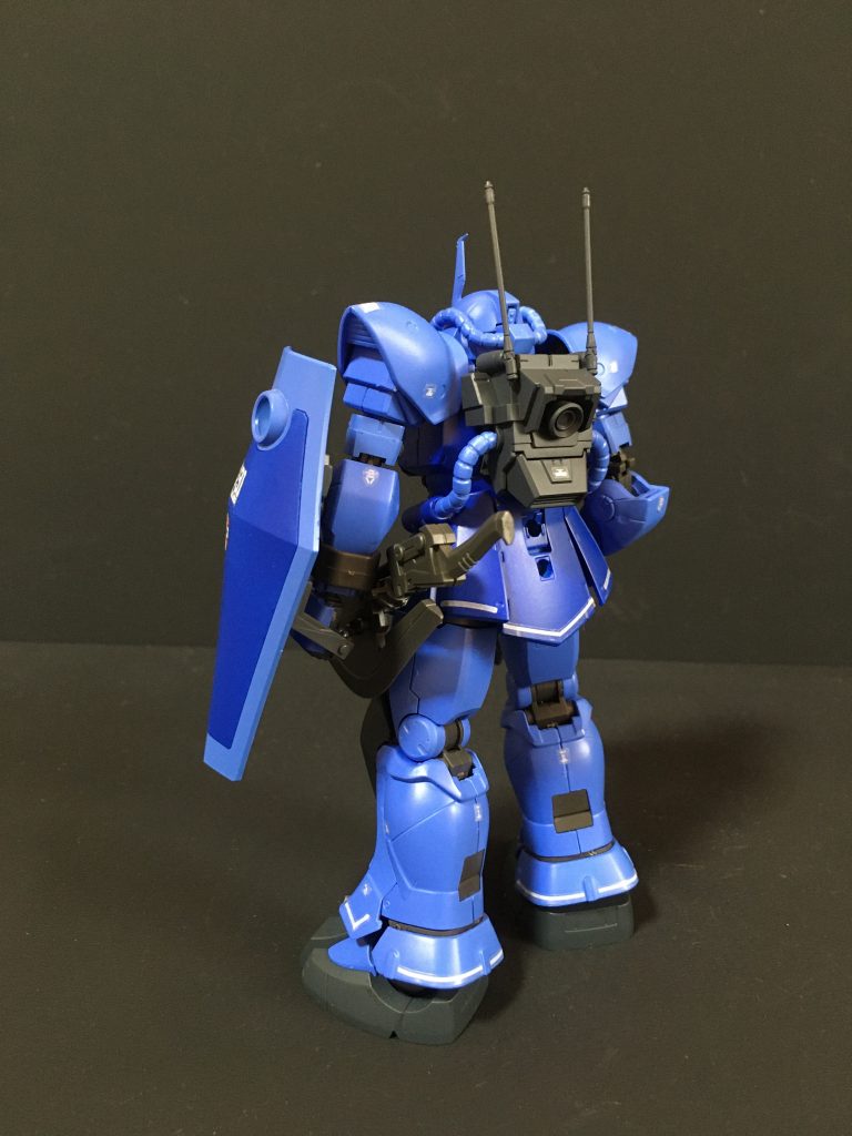 後方ショットランバラルと関係性がない機体ですが。。。設定色が青色だったので、青ならランバラルカラーで塗装という安易な考えです。。。