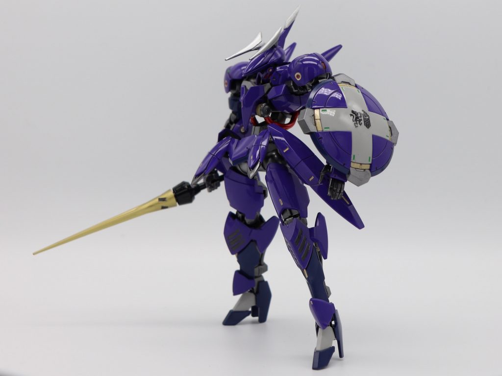 白背景も撮りましたが、紫が暗く感じる・・・単純に腕が無いだけですが😅